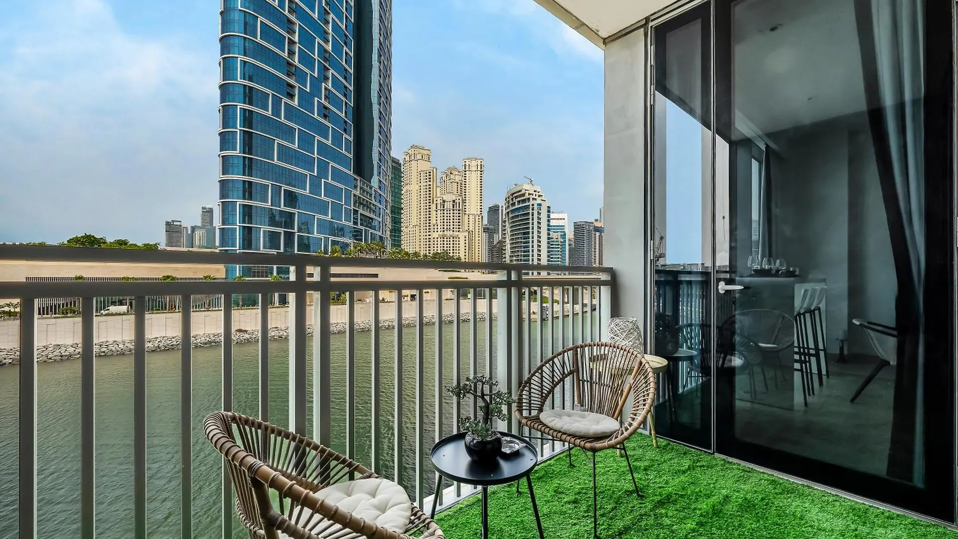 Luxurious 1Bhk Apartments With Marina Waterfront & Dubai Eye Views Near Jbr, Marina
