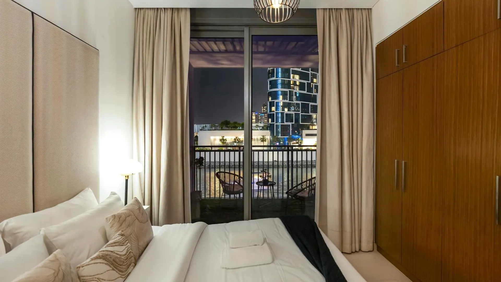 Luxurious 1Bhk Apartments With Marina Waterfront & Dubai Eye Views Near Jbr, Marina