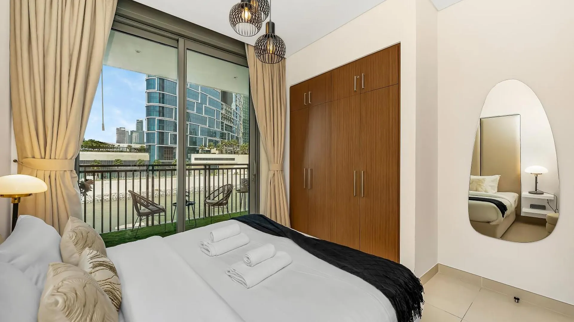 Luxurious 1Bhk Apartments With Marina Waterfront & Dubai Eye Views Near Jbr, Marina