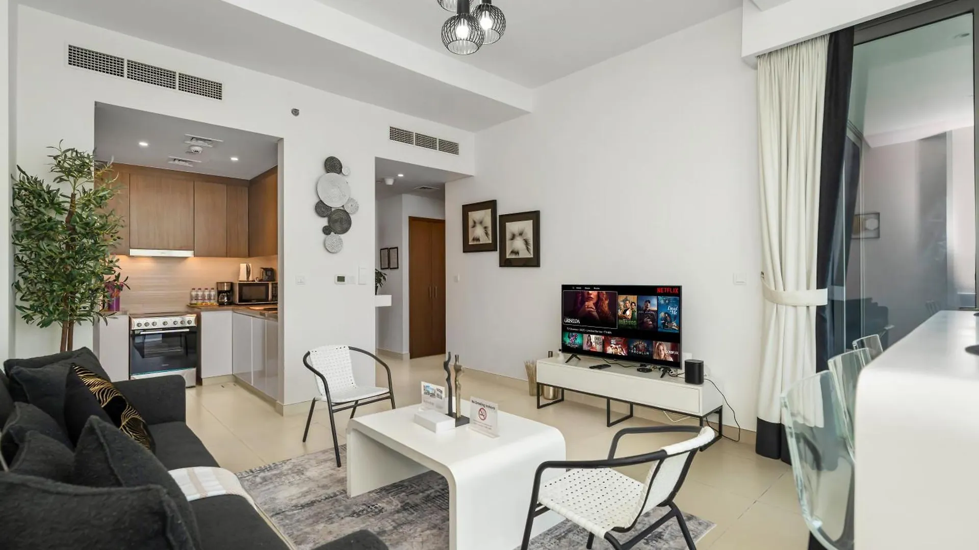 Luxurious 1Bhk Apartments With Marina Waterfront & Dubai Eye Views Near Jbr, Marina
