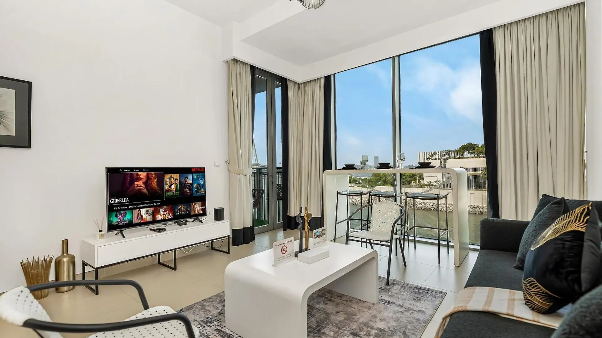 Luxurious 1Bhk Apartments With Marina Waterfront & Dubai Eye Views Near Jbr, Marina