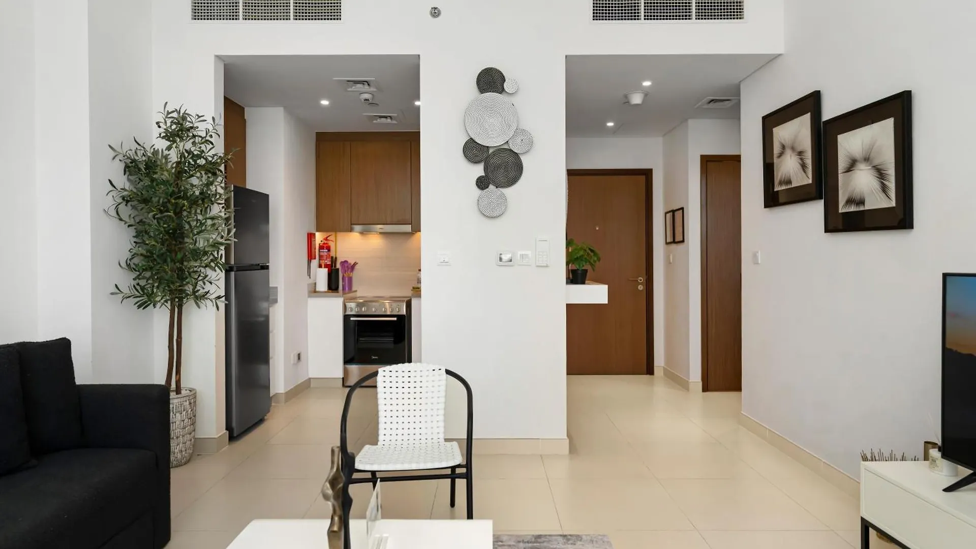 Luxurious 1Bhk Apartments With Marina Waterfront & Dubai Eye Views Near Jbr, Marina