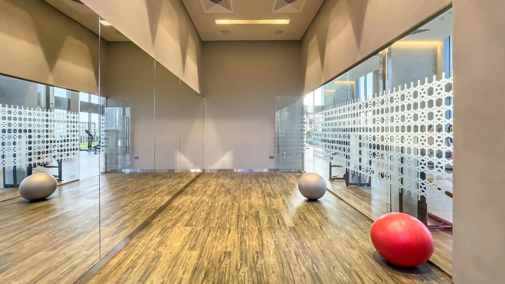 Luxurious 1Bhk Apt With Marina Waterfront & Dubai Eye Views In Jbr, Marina Apartment